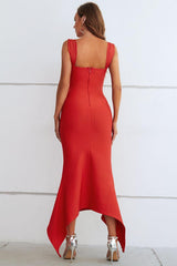 Vestido con escote en forma de corazón y detalle de dobladillo fruncido