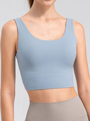 Camiseta deportiva con escote redondo y tirantes anchos