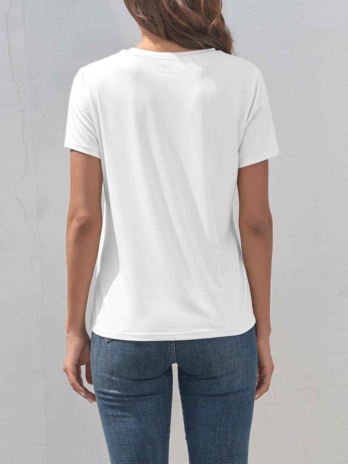Camiseta de manga corta con cuello redondo y corazón
