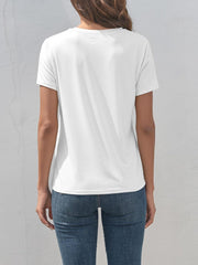 Camiseta de manga corta con cuello redondo y corazón