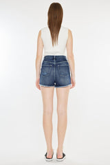 Shorts vaqueros con bragueta de botones y bajo sin rematar Kancan