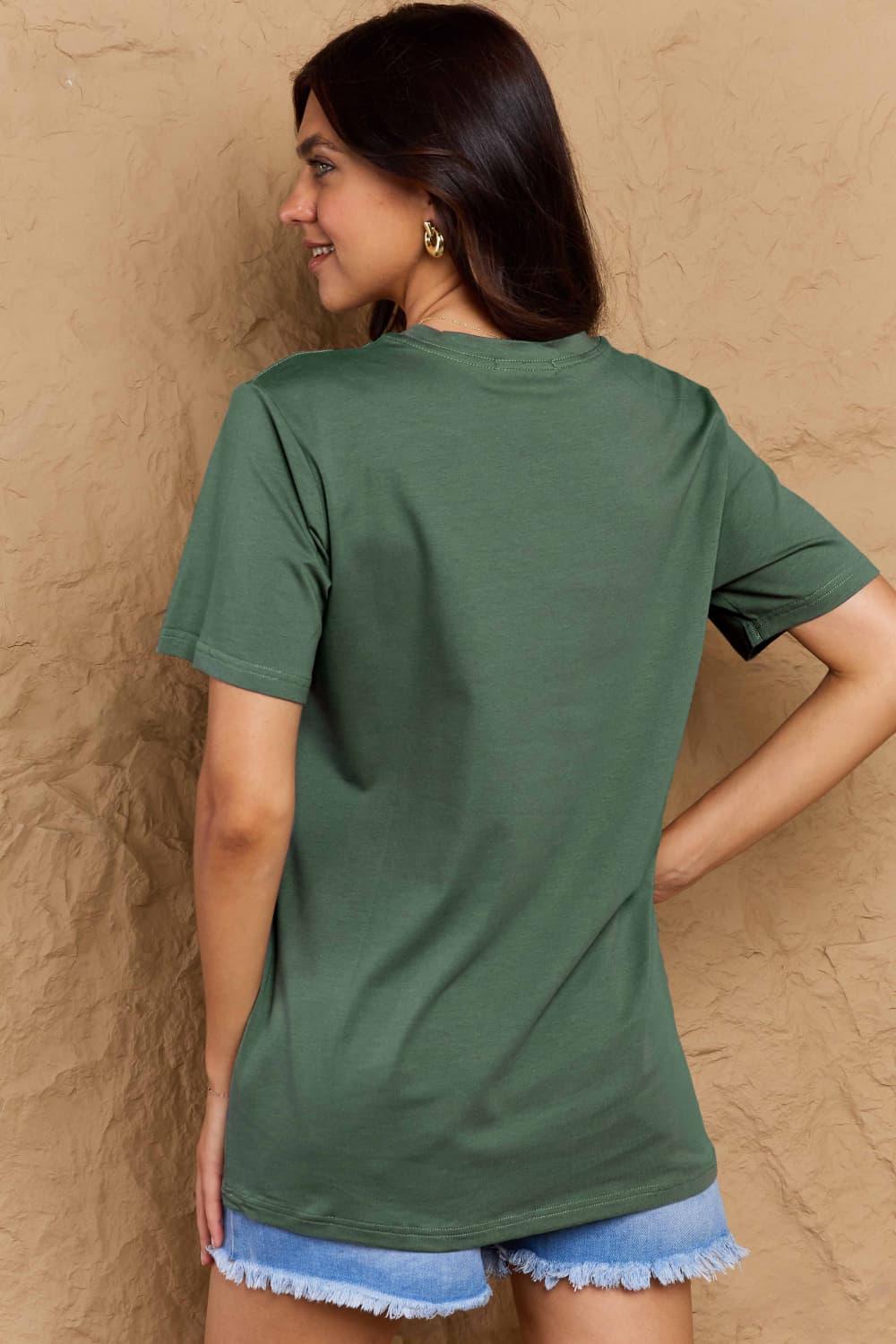 Camiseta de algodón con gráfico de tamaño completo de Simply Love BOO SQUAD