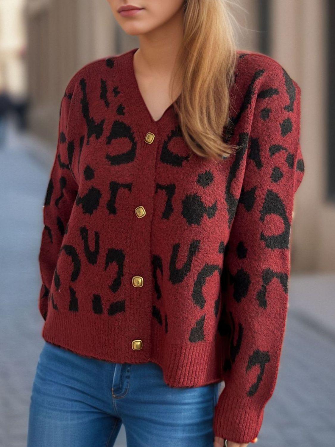 Cárdigan con cuello en V y botones de leopardo
