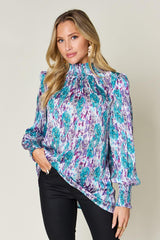 Blusa de manga larga fruncida con estampado de tamaño completo de Double Take