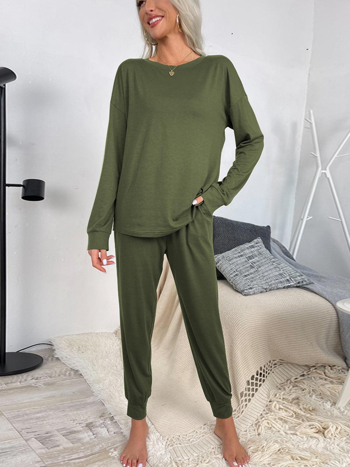 Conjunto de estar por casa con top de cuello redondo y pantalón con cordón
