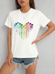 Camiseta de manga corta con cuello redondo y corazón