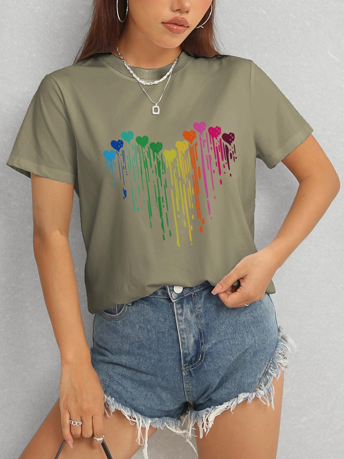 Camiseta de manga corta con cuello redondo y corazón