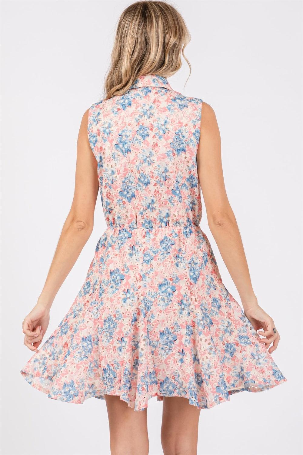 Vestido mini sin mangas con ojales y estampado floral de tamaño completo de GeeGee