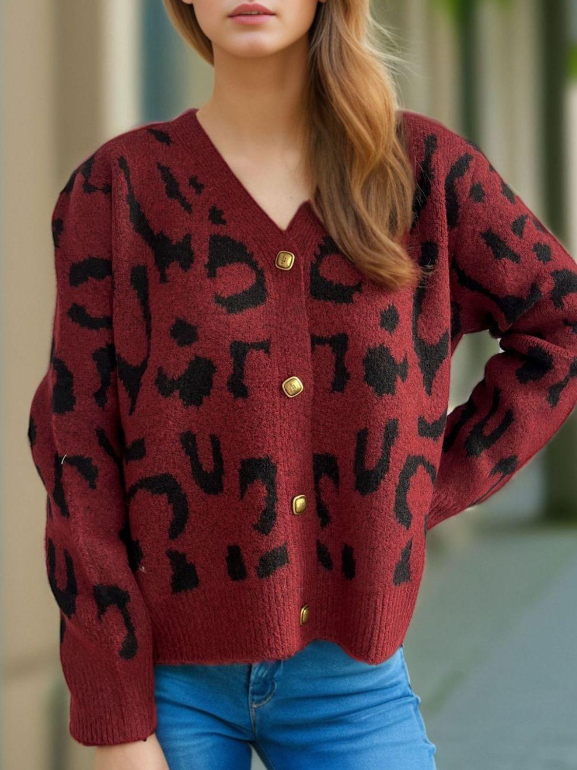 Cárdigan con cuello en V y botones de leopardo