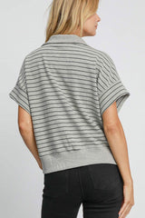Sudadera de manga corta con media cremallera y rayas de Umgee