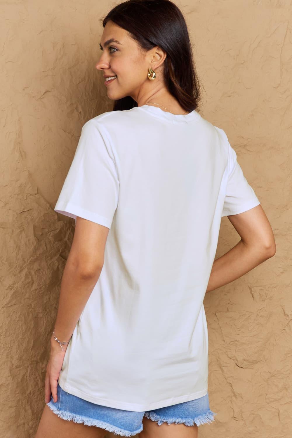 Camiseta de algodón con gráfico de gato y calabaza de tamaño completo Simply Love