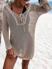 Vestido de cuello con lazo calado