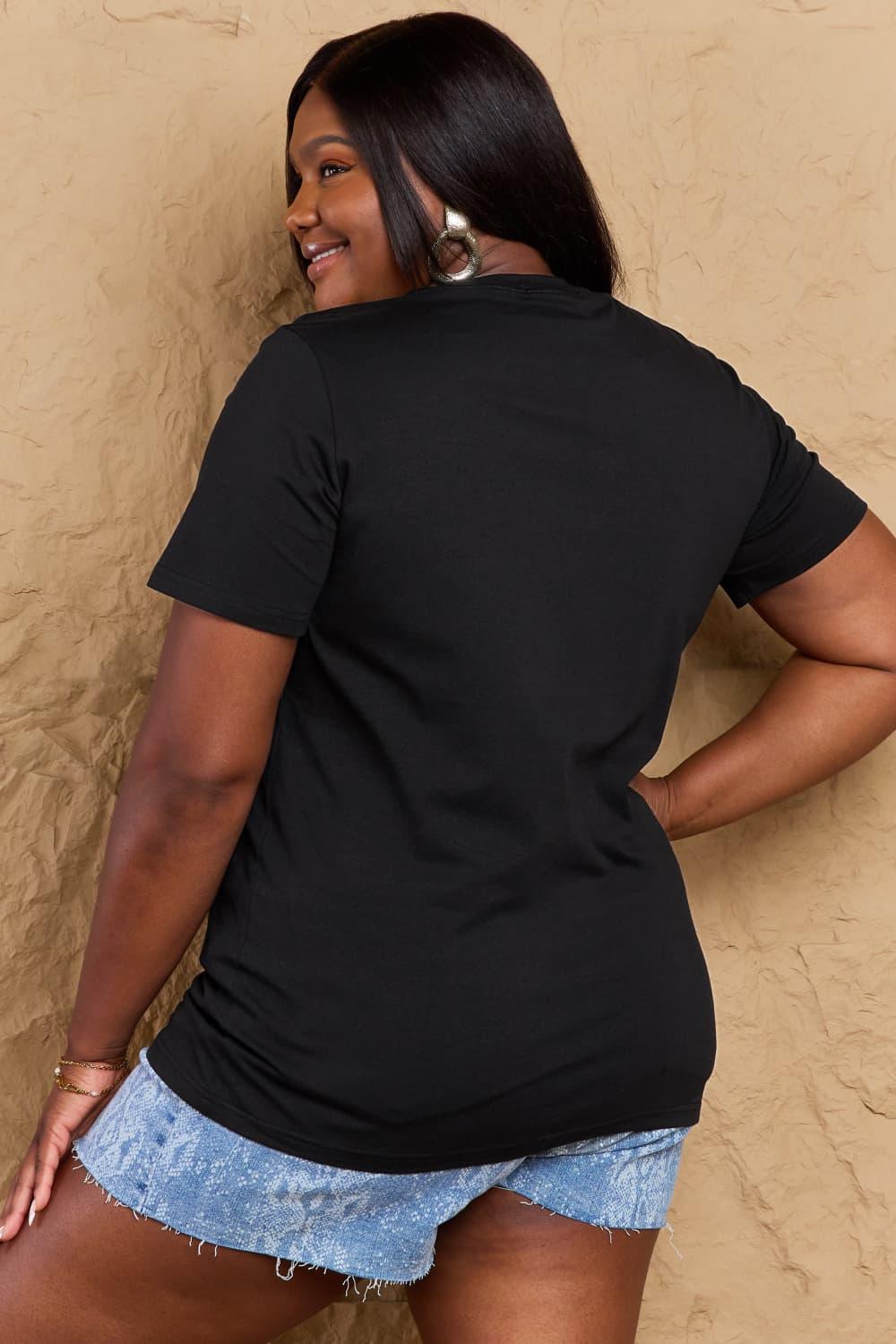 Camiseta de algodón con gráfico de gato y calabaza de tamaño completo Simply Love