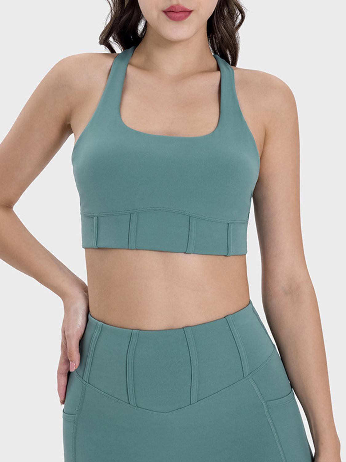 Camiseta deportiva con tirantes anchos y escote cuadrado