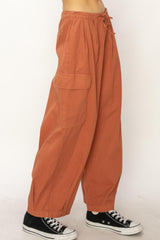 Pantalones cargo de pierna ancha con cordón ajustable HYFVE