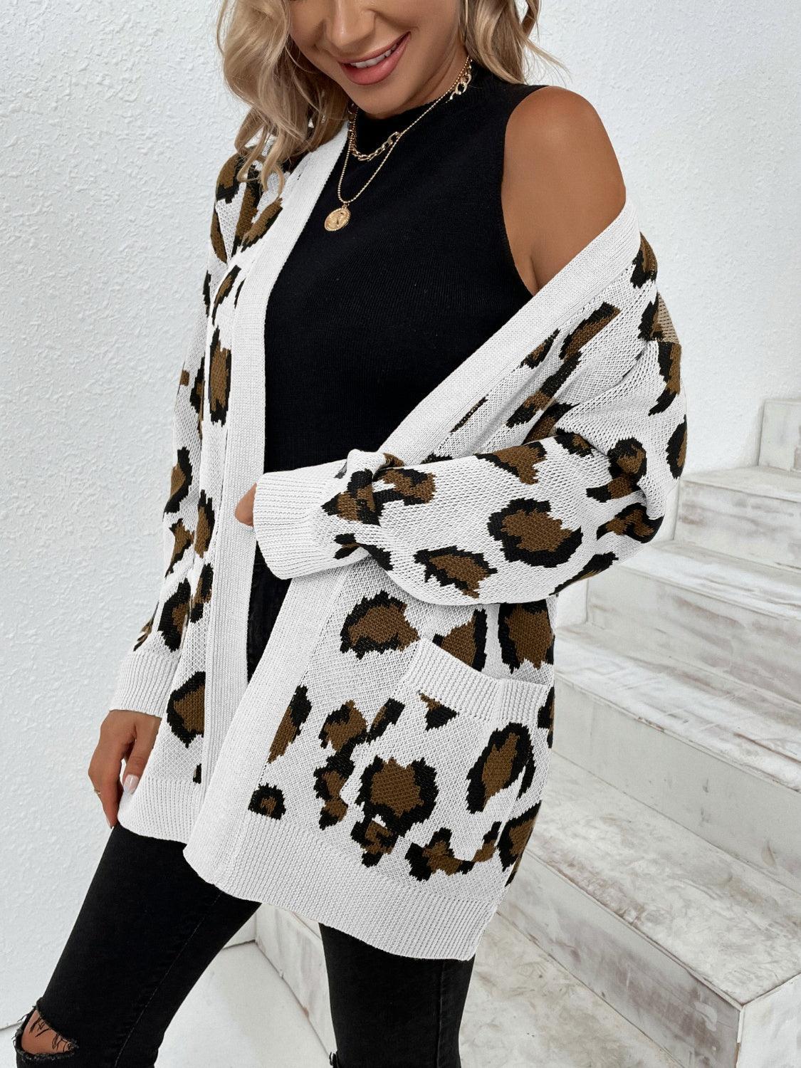 Cárdigan con estampado de leopardo, hombros caídos y frente abierto