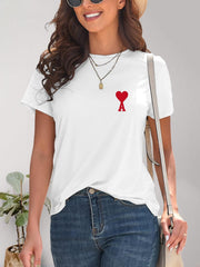 Camiseta de manga corta con cuello redondo y corazón