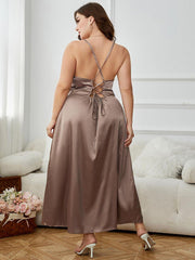 Vestido de noche con abertura y tirantes finos con cordones en talla grande