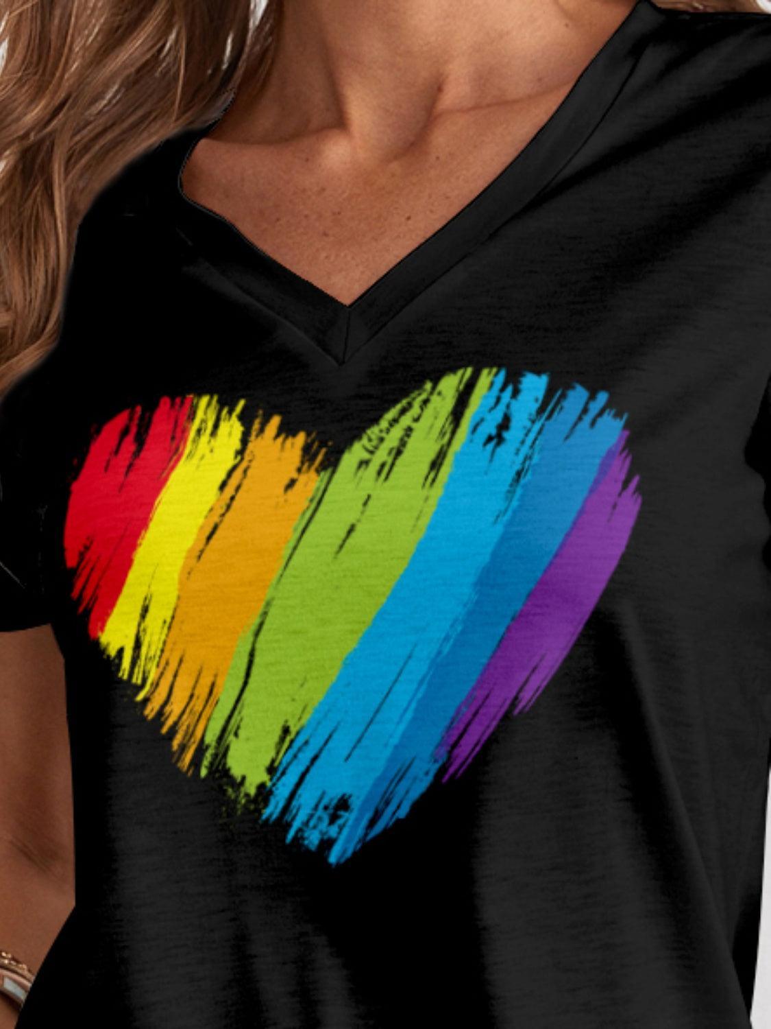 Camiseta con escote en V y hombros caídos con forma de corazón