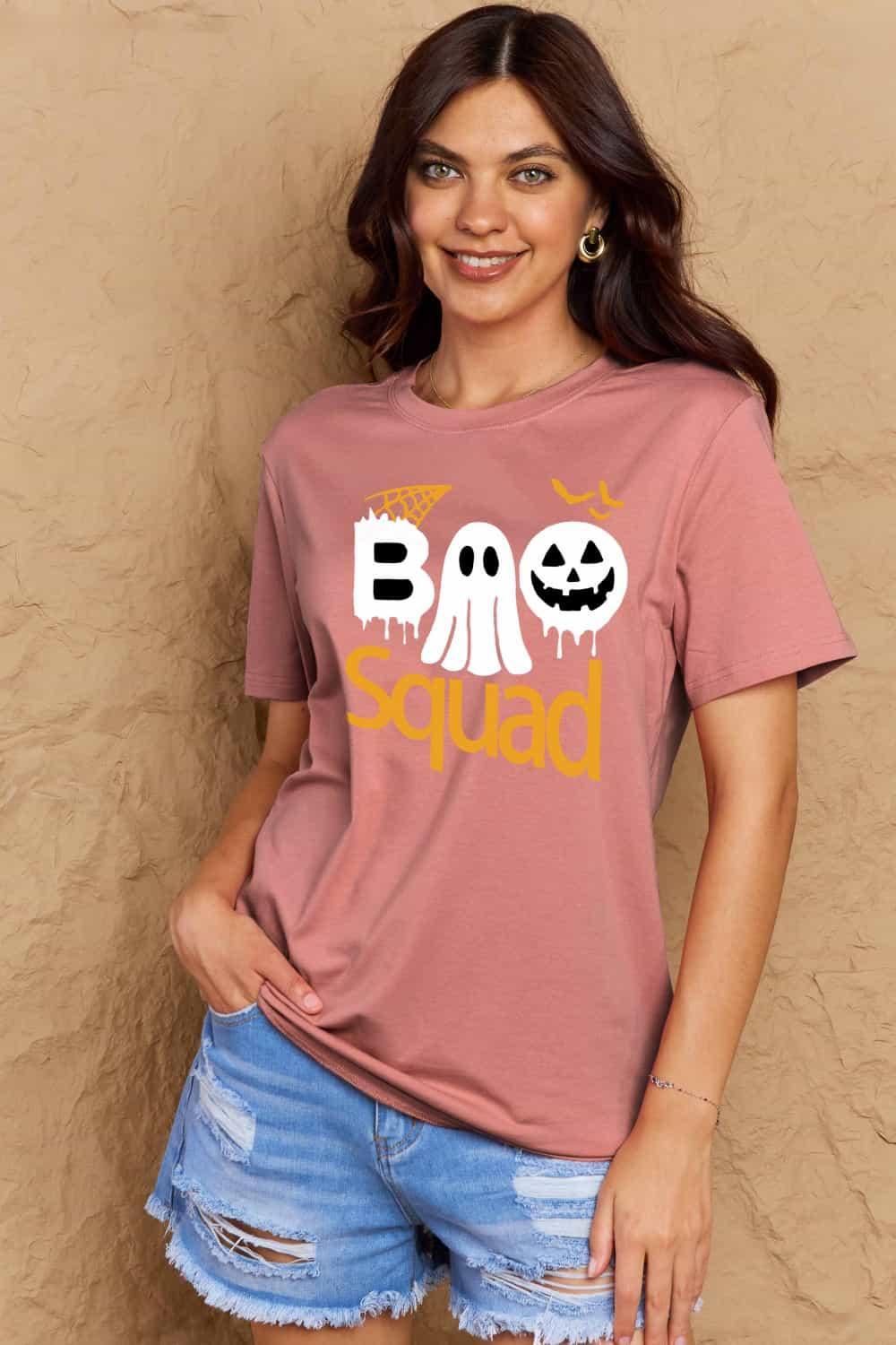 Camiseta de algodón con gráfico de tamaño completo de Simply Love BOO SQUAD