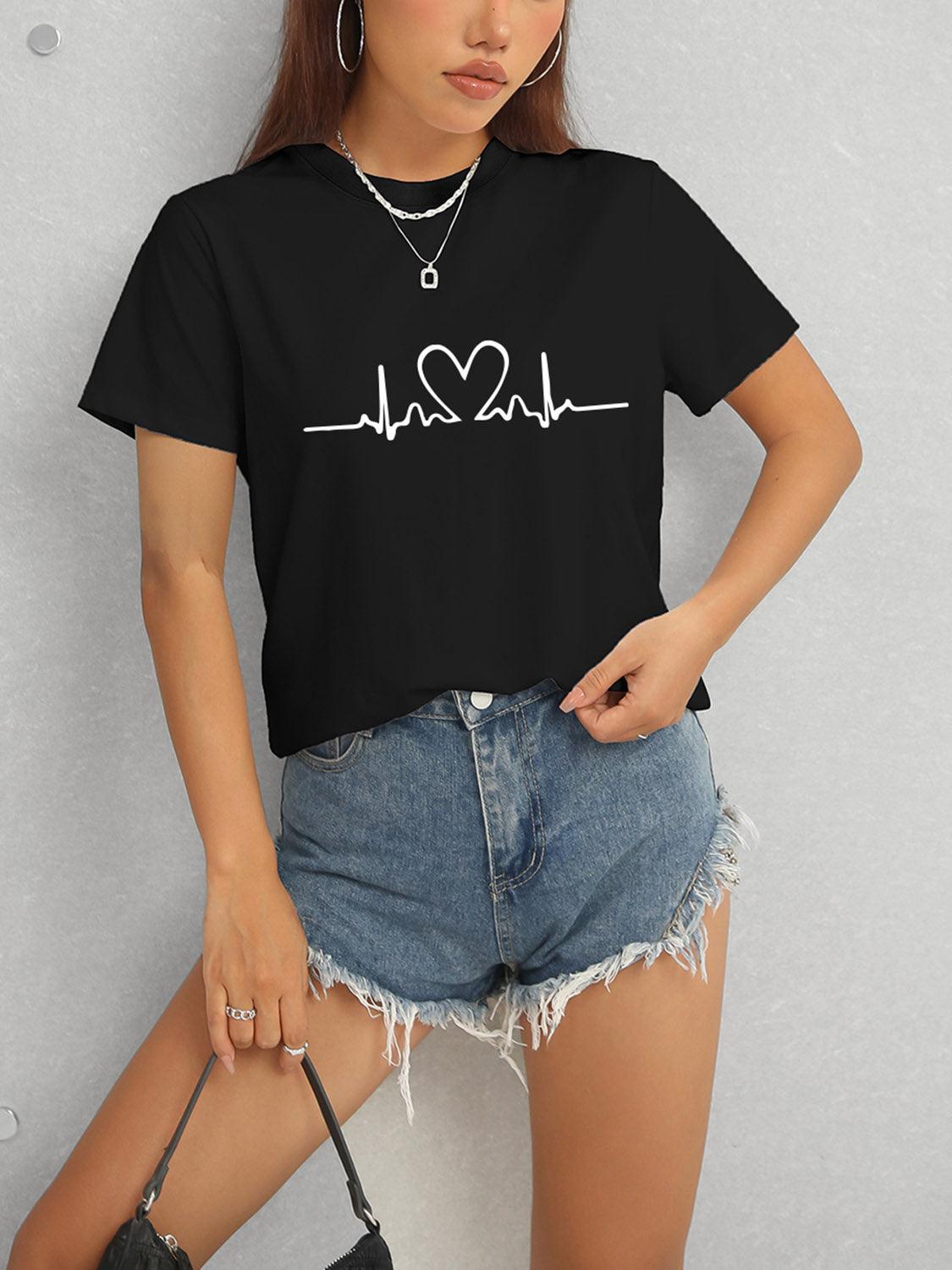 Camiseta de manga corta con cuello redondo y corazón