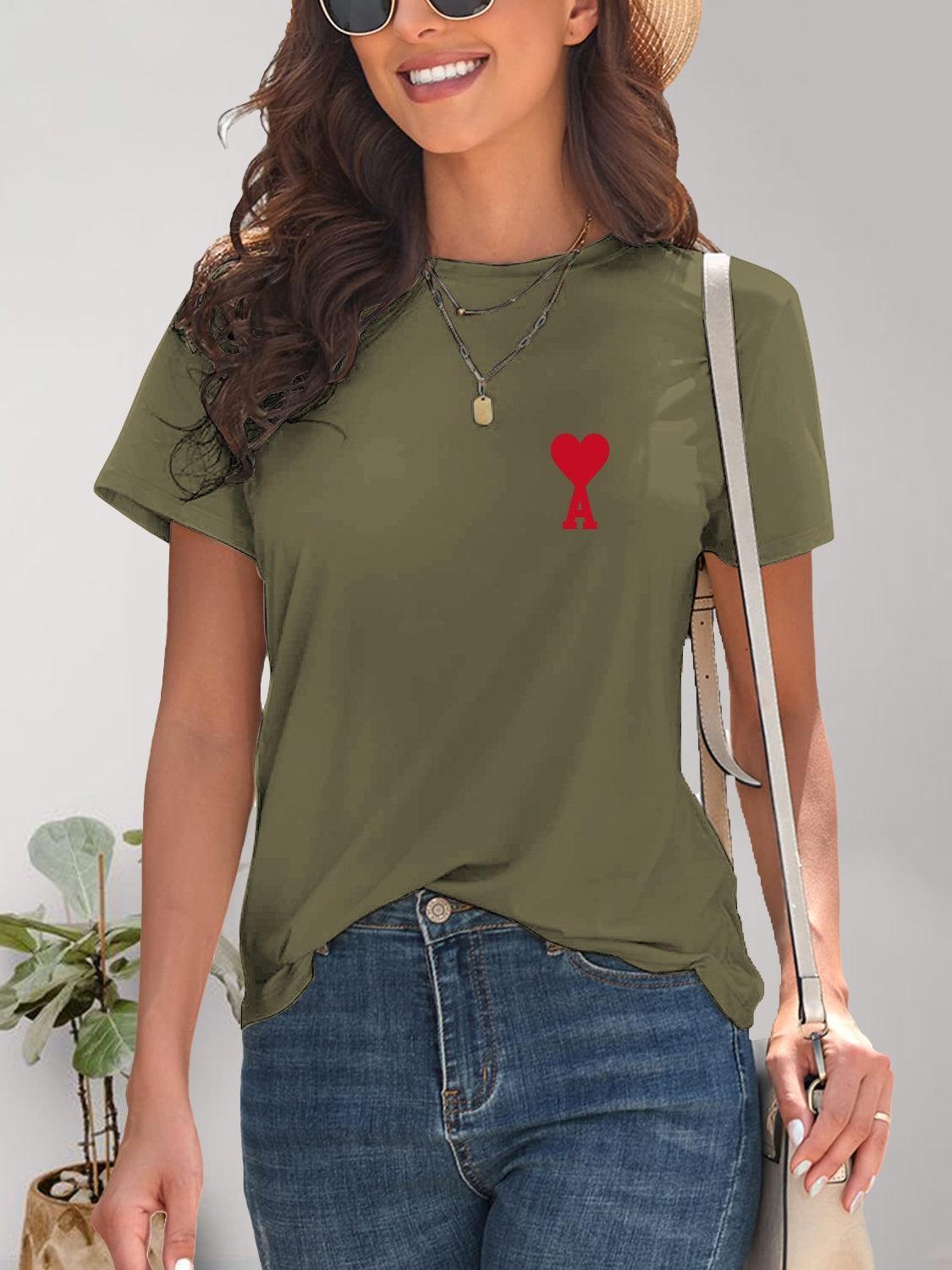 Camiseta de manga corta con cuello redondo y corazón