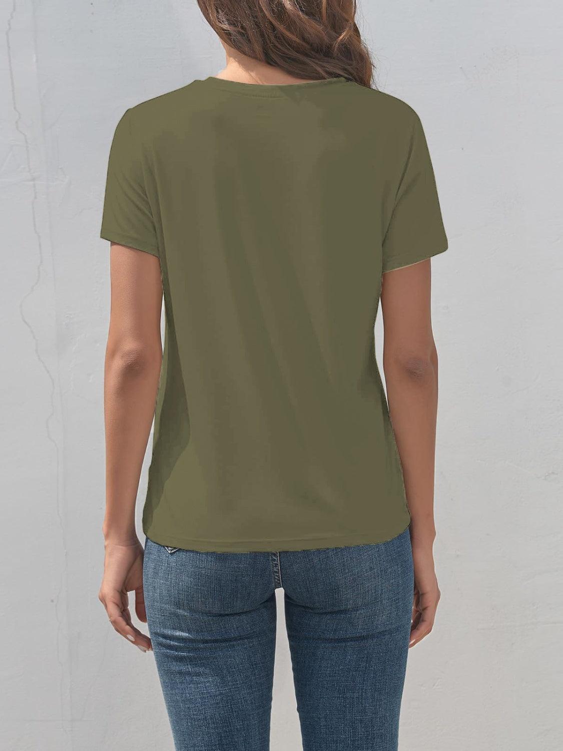 Camiseta de manga corta con cuello redondo y corazón