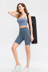 Pantalones cortos deportivos con cintura ancha y bolsillos