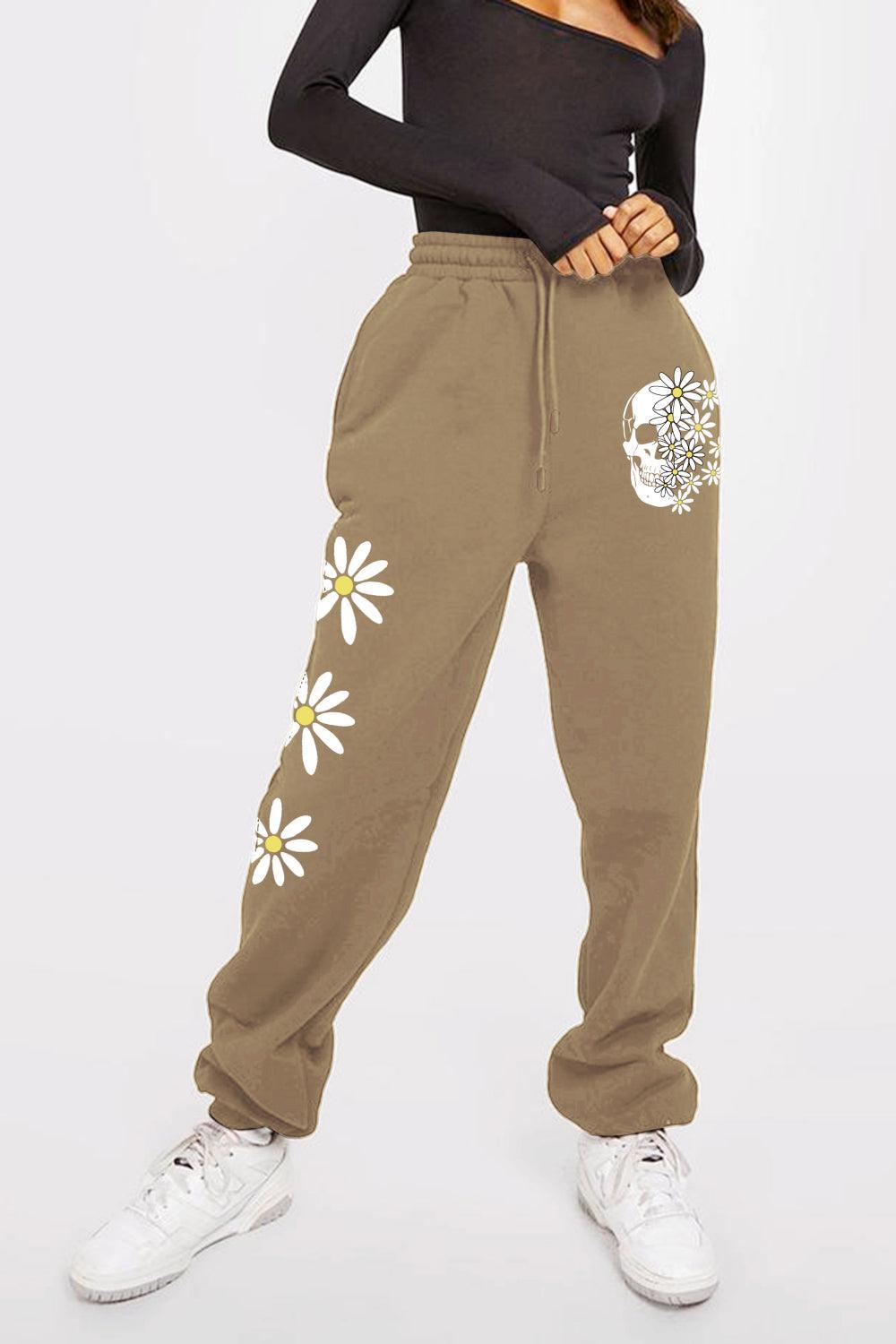 Pantalones deportivos largos con estampado de flores y calaveras y cordón ajustable Simply Love Simply Love