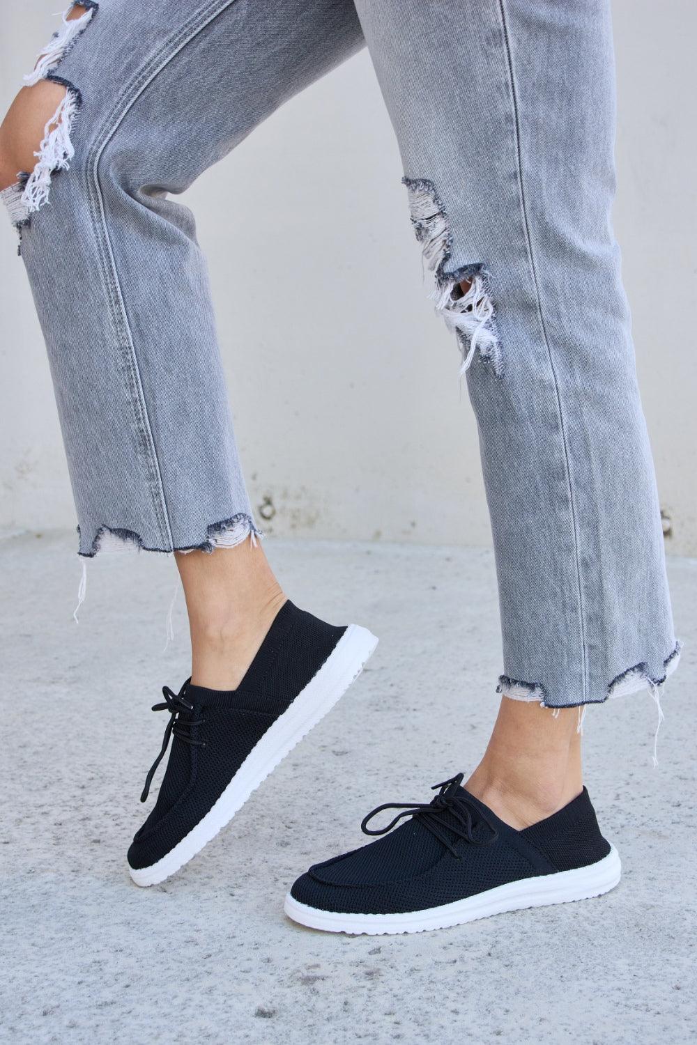 Zapatillas planas con cordones y punta redonda de Forever Link 