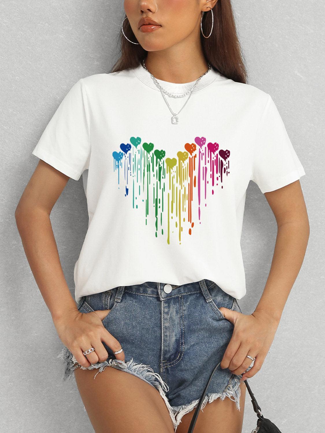 Camiseta de manga corta con cuello redondo y corazón