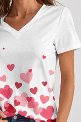 Camiseta de manga corta con escote en V y corazón
