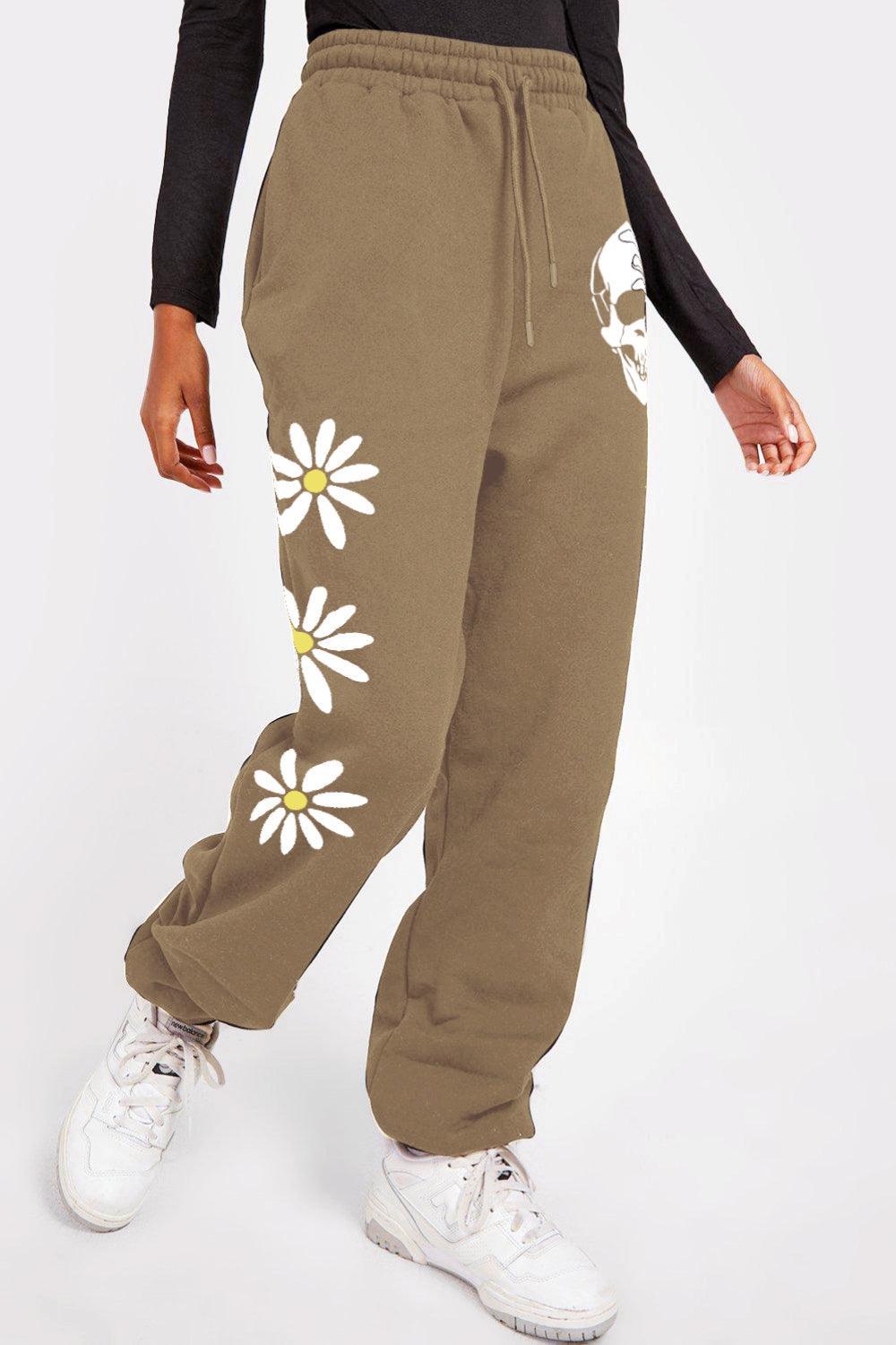 Pantalones deportivos largos con estampado de flores y calaveras y cordón ajustable Simply Love Simply Love