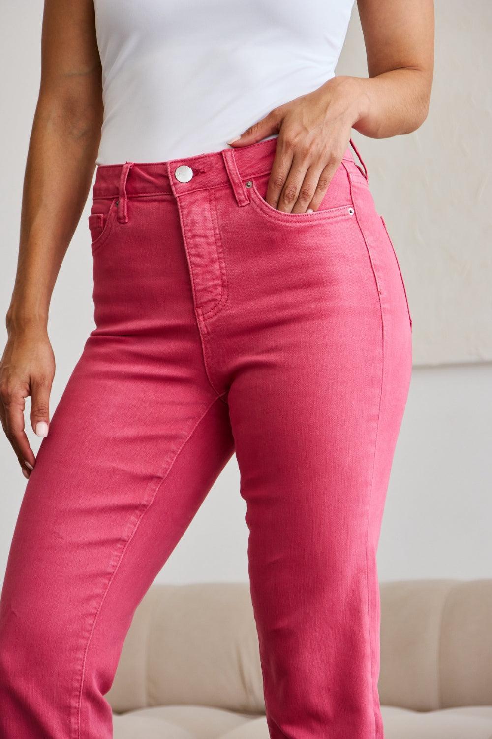 Vaqueros de talle alto con dobladillo sin rematar y control de abdomen RFM Crop Dylan