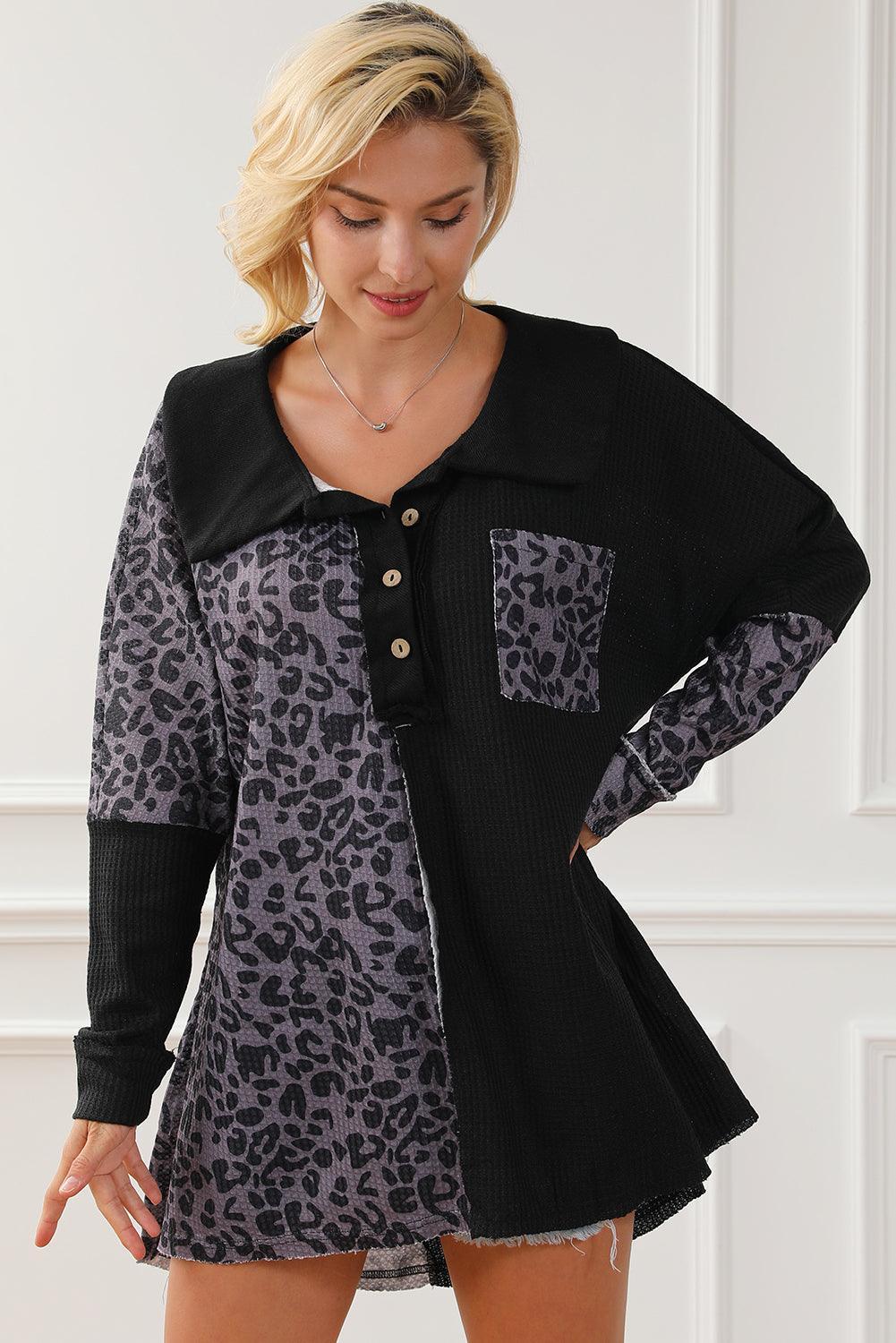 Blusa con cuello de leopardo y medio botón
