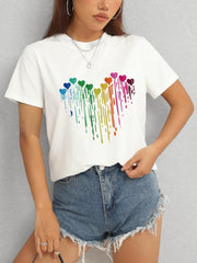 Camiseta de manga corta con cuello redondo y corazón