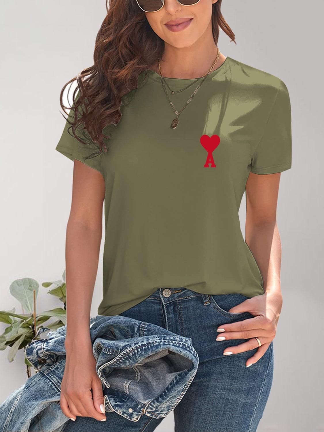 Camiseta de manga corta con cuello redondo y corazón