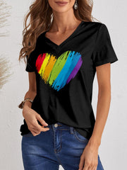 Camiseta con escote en V y hombros caídos con forma de corazón