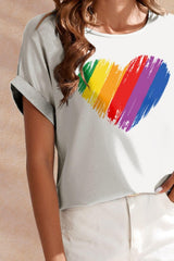 Camiseta de manga corta con cuello redondo y corazón
