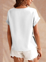 Camiseta de manga corta con cuello redondo y corazón