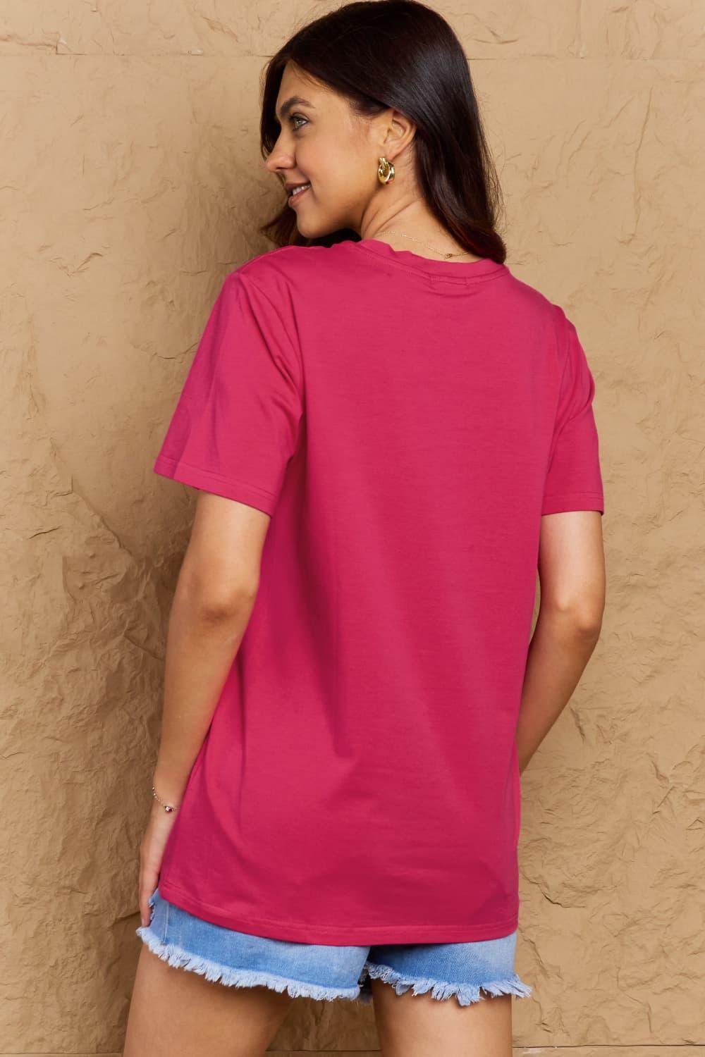 Camiseta de algodón con gráfico de tamaño completo de Simply Love BOO SQUAD