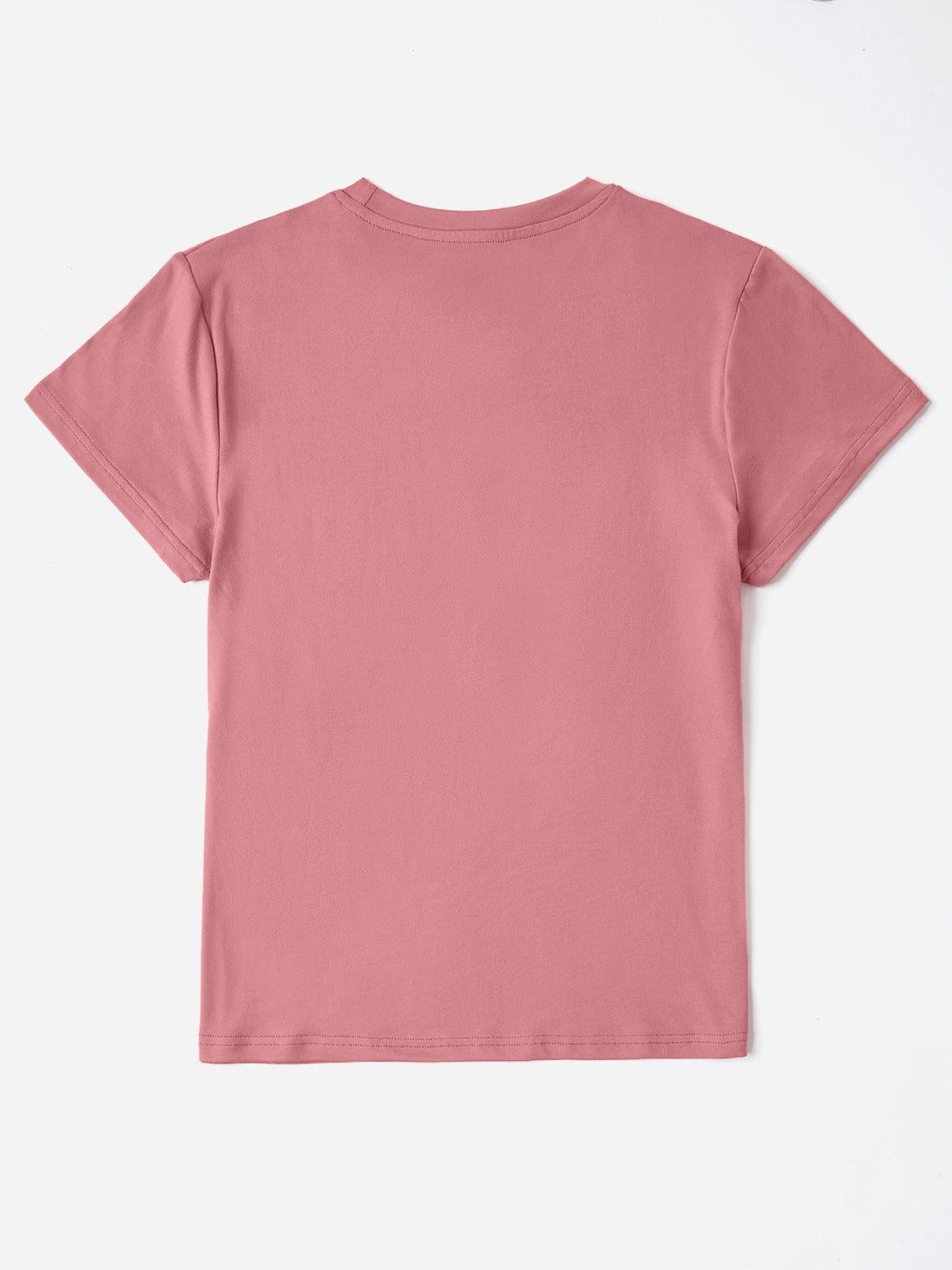 Camiseta de manga corta con cuello redondo y letras