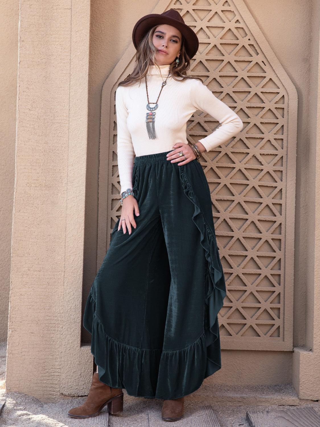 Pantalones con abertura en la pierna ancha y ribete de volantes