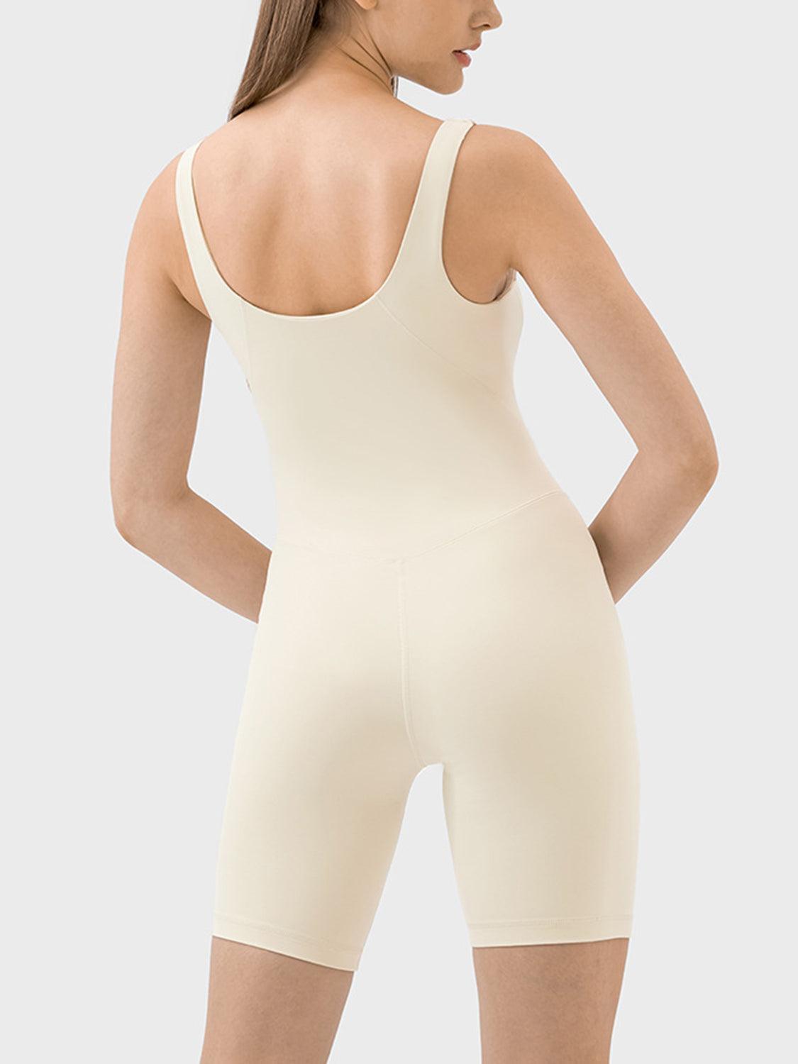 Mono deportivo con tirantes anchos