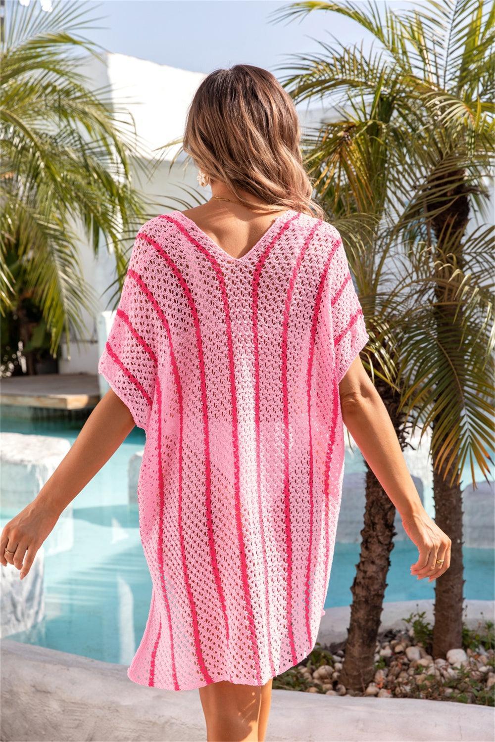 Vestido playero de manga corta con escote en V calado