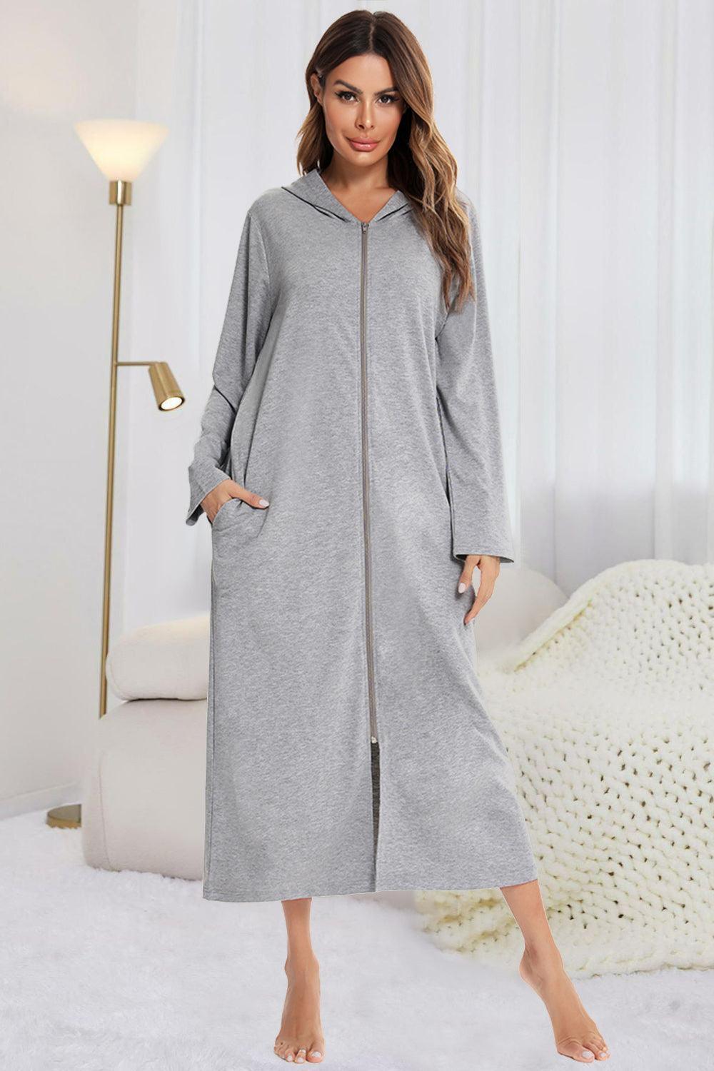 Camisón con capucha, cremallera frontal y bolsillos