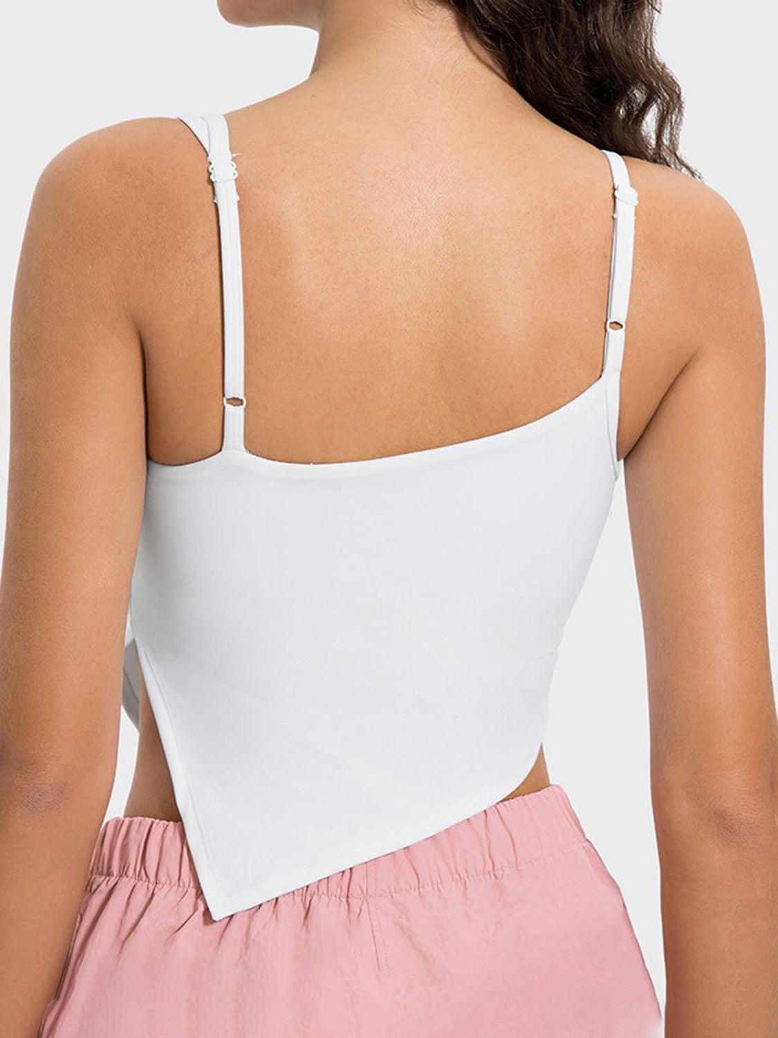 Camisola deportiva con escote asimétrico y abertura
