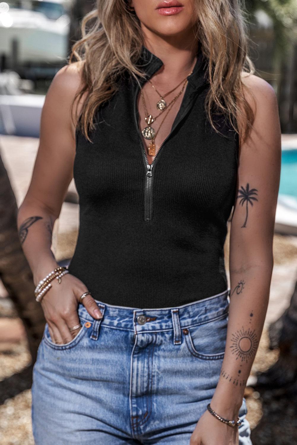 Body sin mangas con cuello alto y cremallera