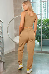 Conjunto deportivo de camiseta de tirantes con escote cuadrado, pareo y joggers