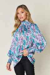 Blusa de manga larga fruncida con estampado de tamaño completo de Double Take